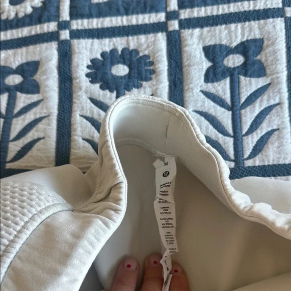 Lululemon Mixed Fabric Relaxed-Fit Tapered High-Rise Pant - medium - Picture 3 of 6